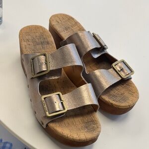 Kork-Ease Metallic Leather Buckle Sandals